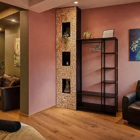 Colorgram - Colorful Loft With Terrace